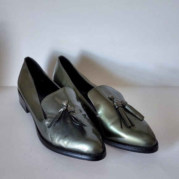 Boutique 9 Arlette silver patent leather tassel loafers size 9 - Picture 2 of 9